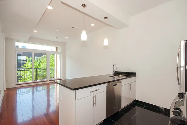 Rented by David Fayzar, LREB | media 23