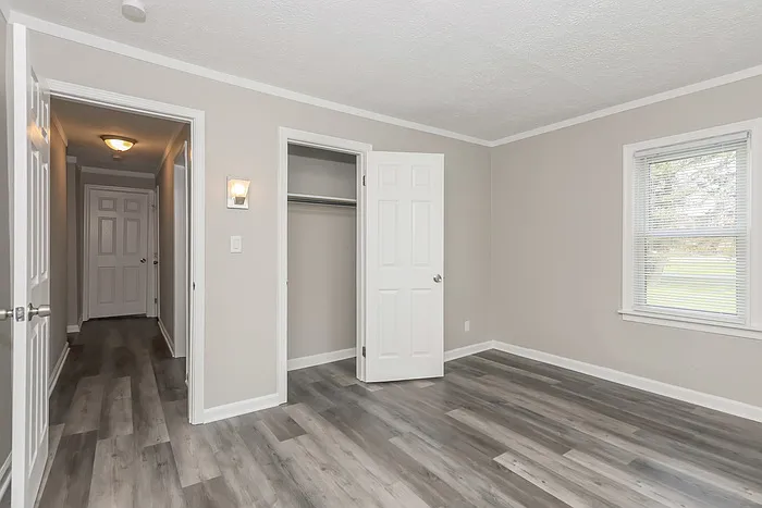 1176 Highview Dr — Photo 5