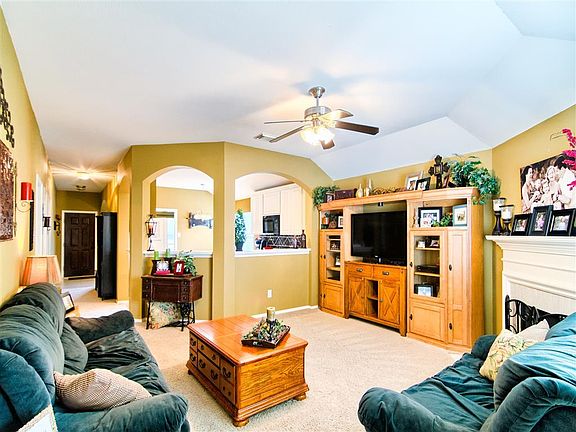 5th image of 15434 Court Amber Trl