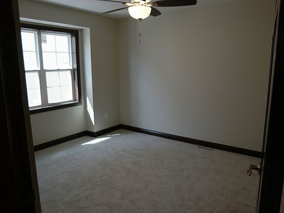 5th image of 874 Gertrude St