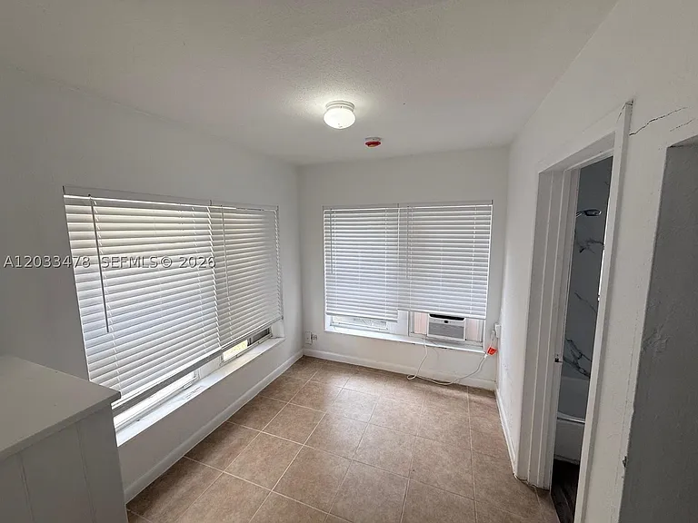 1612 Harrison St #5 — Photo 4