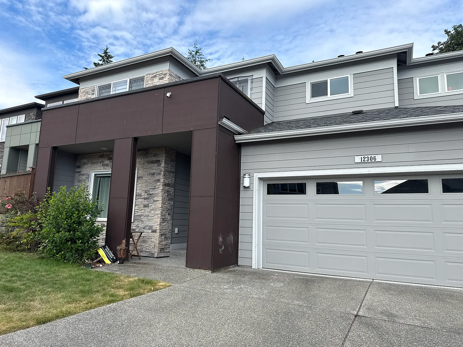 5 bed, 2684 sqft, $4,300 — Photo 2