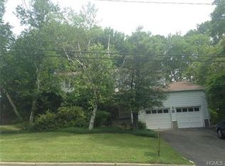10 Blueberry Hill Rd, Spring Valley, NY 10952