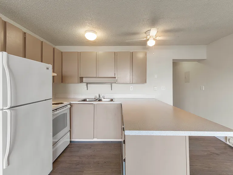 Baycrest Apartments — Photo 30