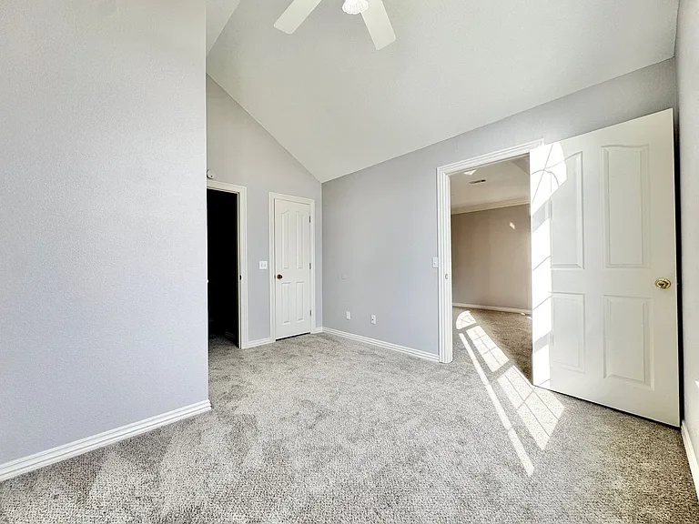 3834 E Chadwick Dr — Photo 32