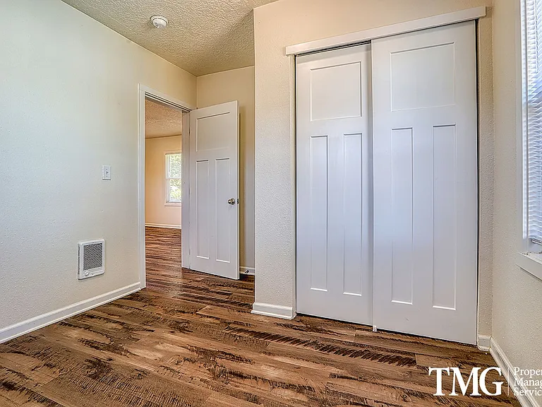 2500 Harney St — Photo 12
