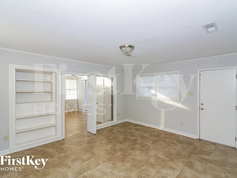 1569 Marcia Rd — Photo 7