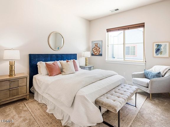5th image of 6169 Park Ln S #20