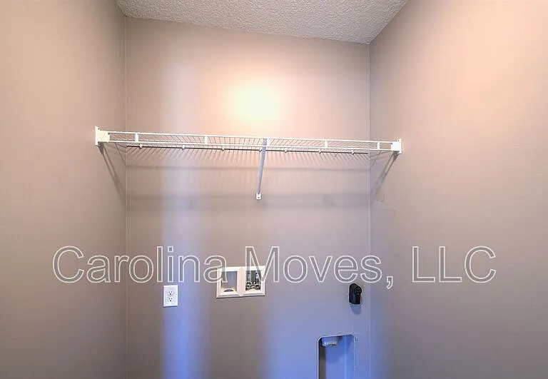 415 Aniken Cir — Photo 6