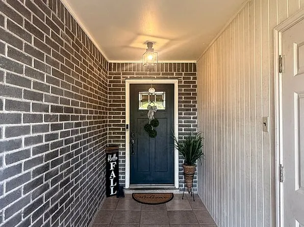 309 E 10th St, Los Fresnos, TX 78566