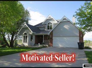 3215 Riverside Dr, Riverton, WY 82501