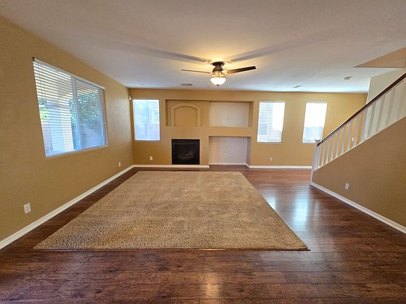 4th image of 574 Newberry Springs Dr