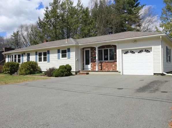 25 Carolyn St, Leominster, MA 01453