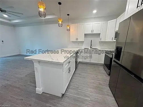 3 bed, 2.0 bath, 1221 sqft, $2,149 — Photo 3