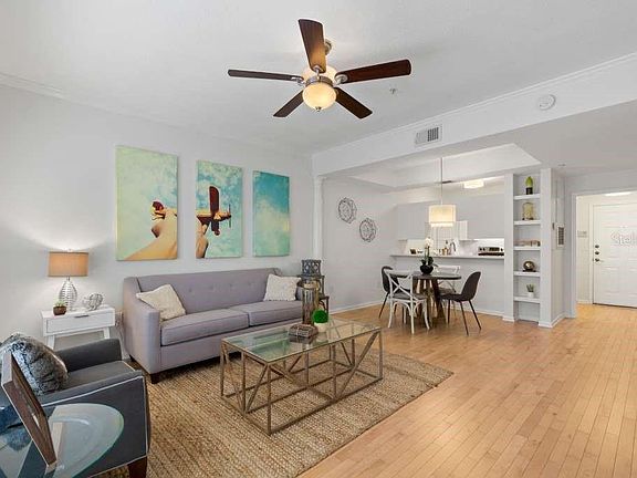 3rd image of 800 S Dakota Ave APT 202