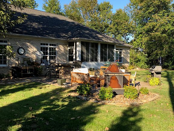 4th image of 4022 Sherri Lee Ln