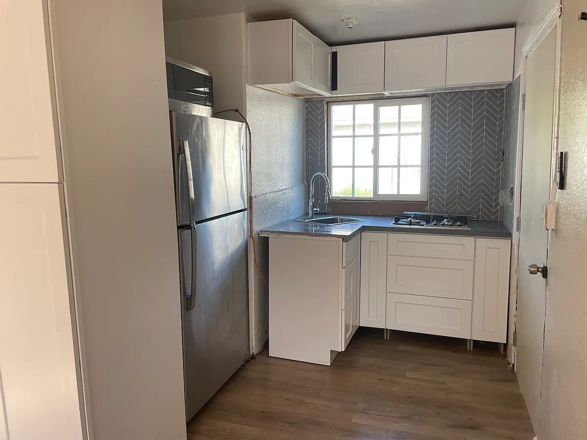 Building Photo - 3517 Nyeland Ave #2