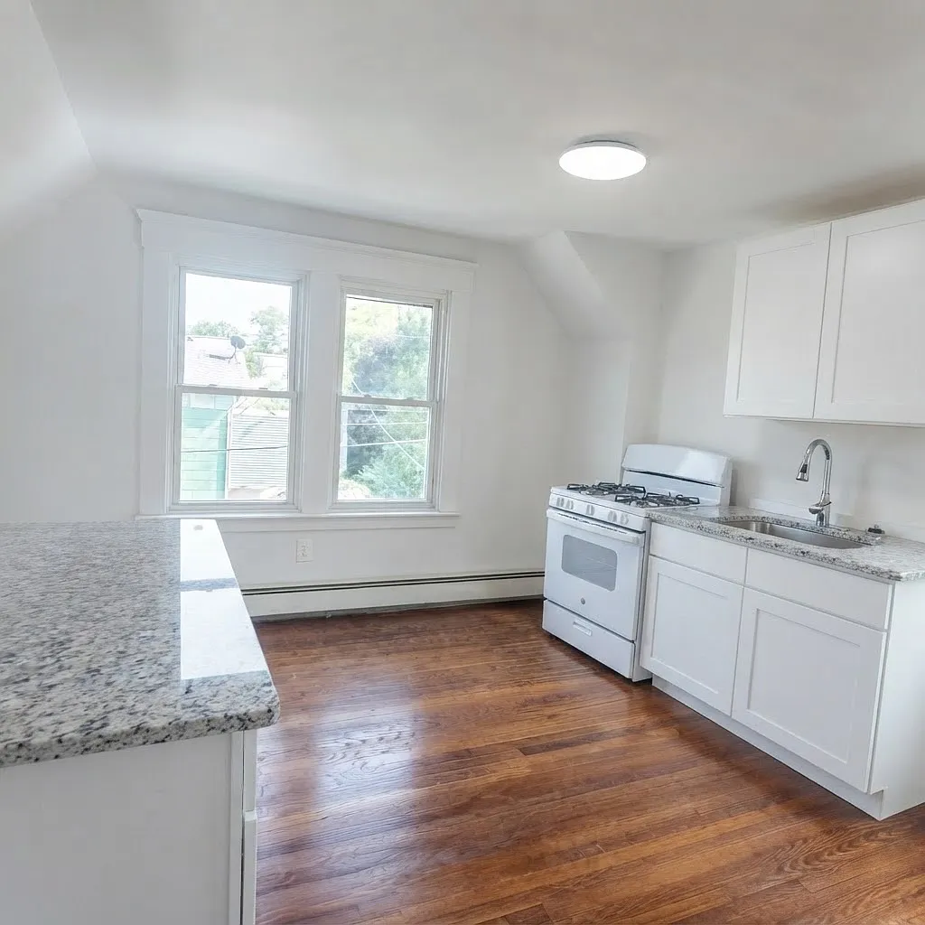 69 Frank St — Photo 3