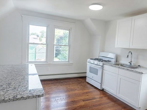 3rd image of 69 Frank St #3A