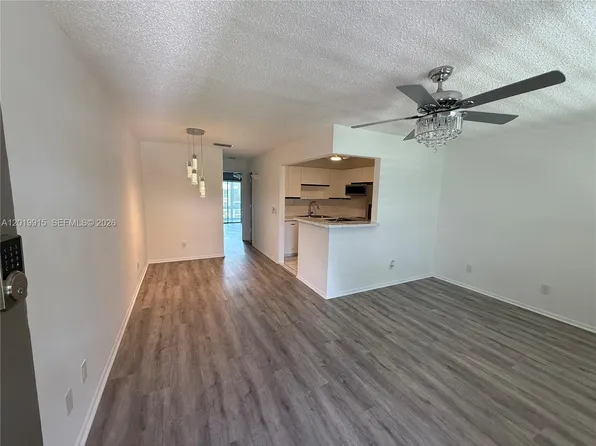 18 Lake Vista Trl APT 204, Port Saint Lucie, FL 34952