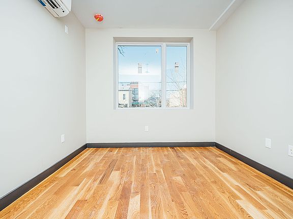 5th image of 2825 Snyder Ave APT 1B