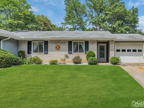 295B Yardley Dr, Monroe Township, NJ 08831