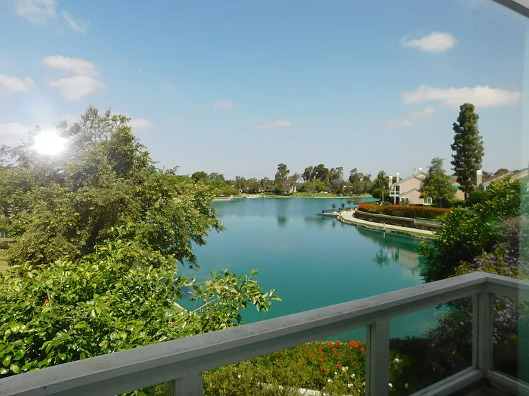 5 Lakefront — Photo 16
