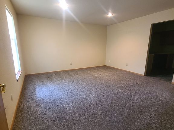 2nd image of 153 NW Zaun Ave