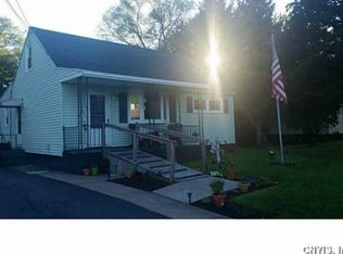 132 Savaria Dr, Syracuse, NY 13209