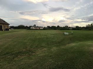 137 Bocage Dr, Houma, LA 70360