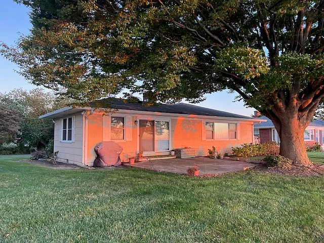 108 Beachside Dr photo 1
