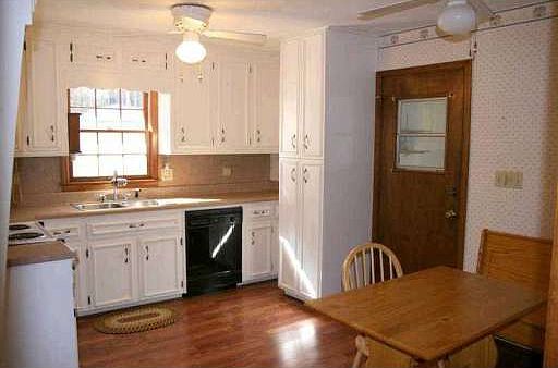 5th image of 3161 Andover Dr