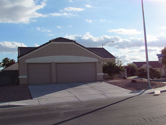 4th image of 2805 Lava Rock Ave