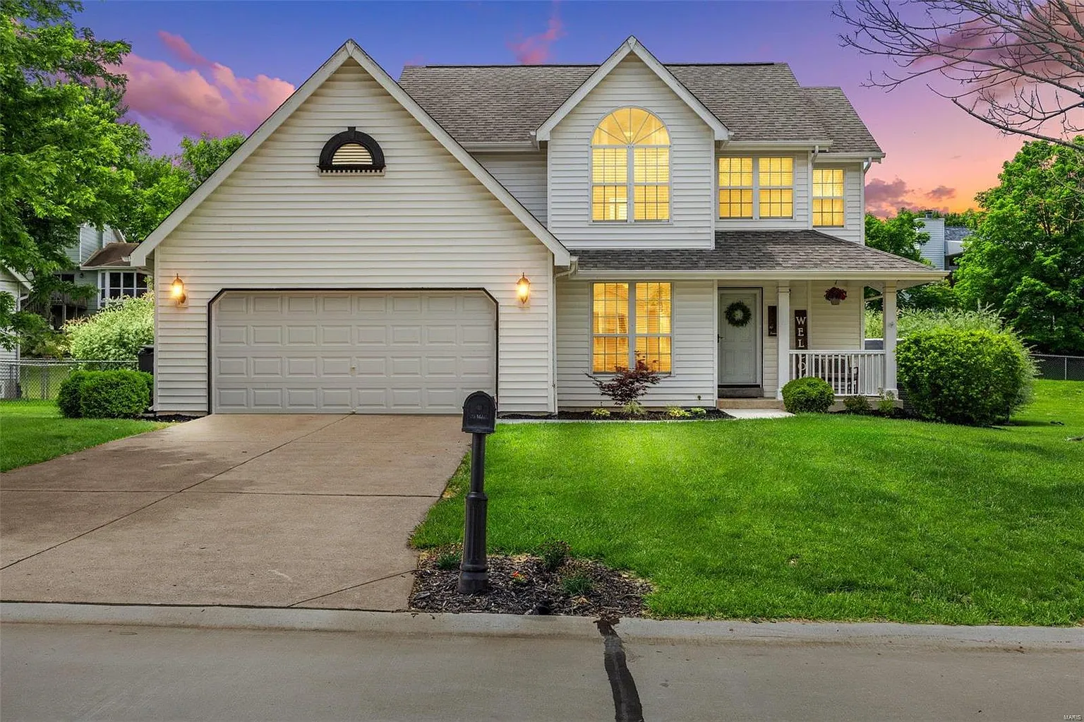 423 White Chapel Dr photo 1