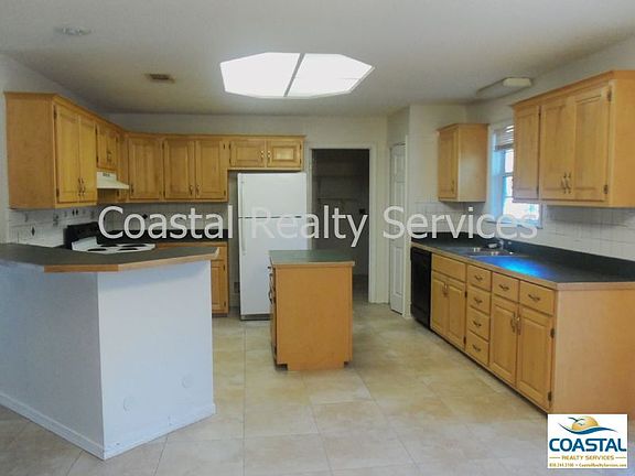4th image of 108 Lincoln Dr NW #A