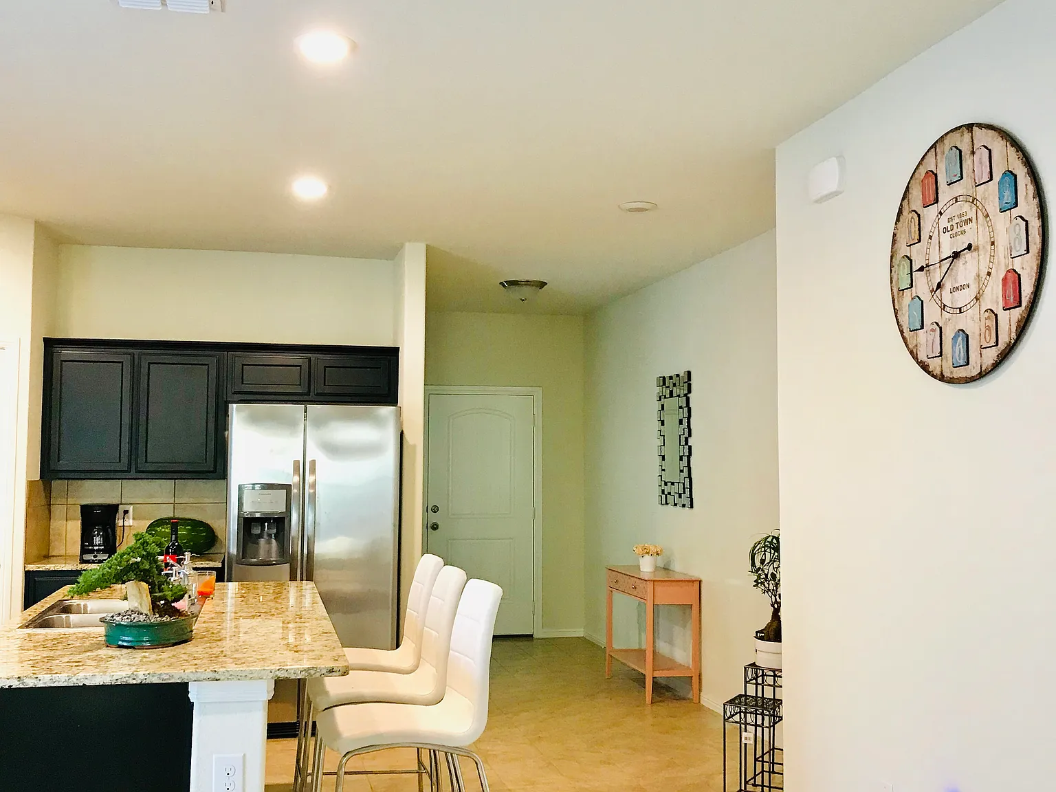 4 bed, 1790 sqft, $3,200 — Photo 3
