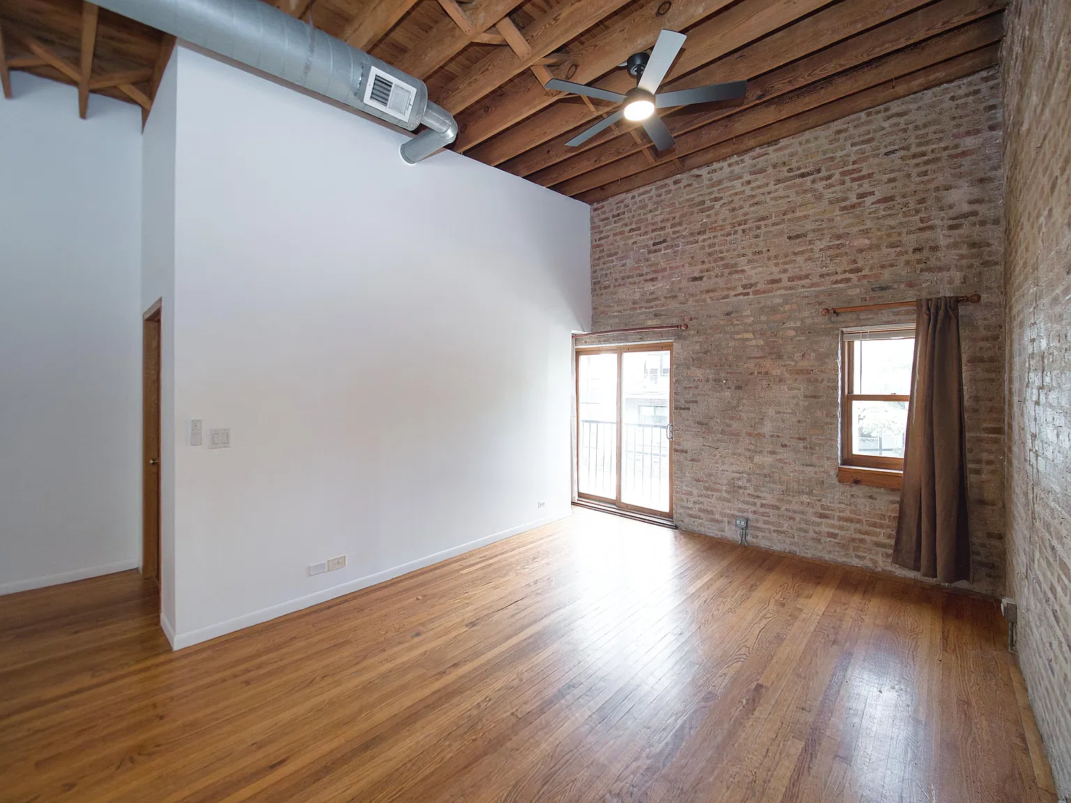 2 bed, 900 sqft, $2,395 — Photo 3