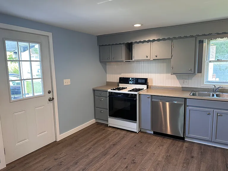 345 Vistula Ave — Photo 2
