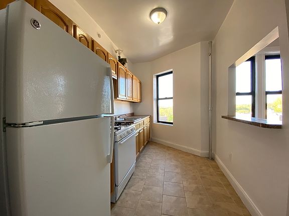 4th image of 116 W 238th St APT 6J
