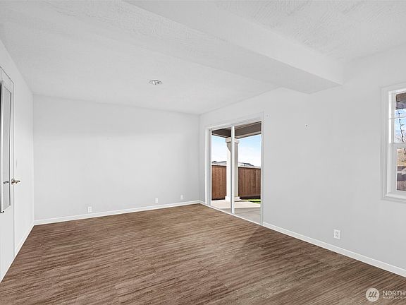 5th image of 105 ISLAND VIEW Lane