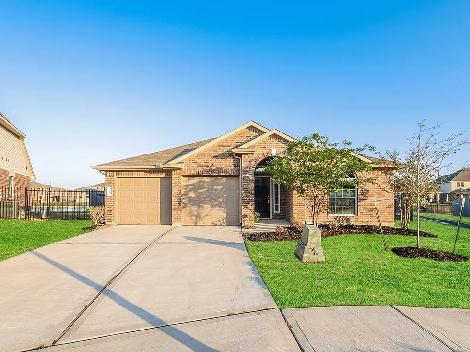 29651 Clover Shore Dr