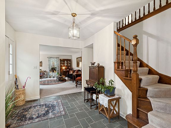 2nd image of 7818 Cambridge Ct