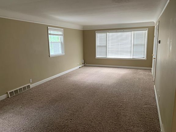 5th image of 2266 Westmoor Rd