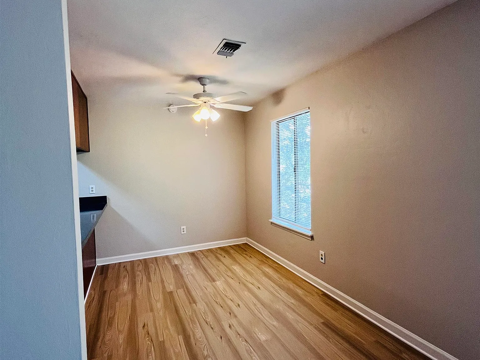 2 bed, 880 sqft, $1,150 — Photo 4