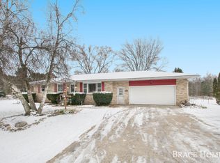 19025 W Almy Rd, Howard City, MI 49329