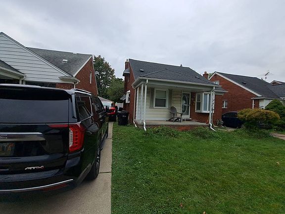 3rd image of 15559 Warwick Ave