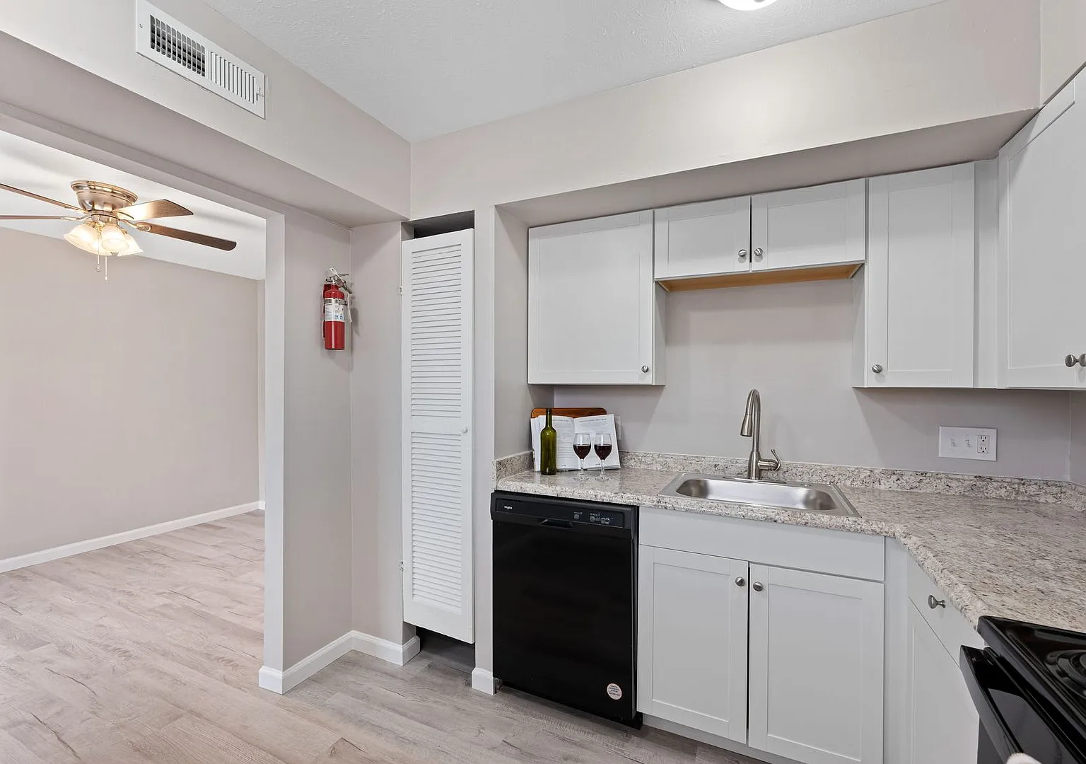 Village Square Townhomes — Photo 4