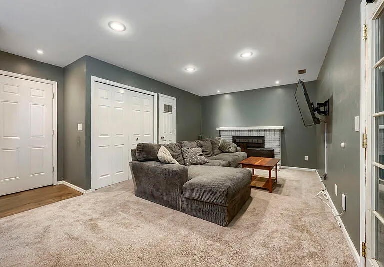 4540 Bramble Ln — Photo 9