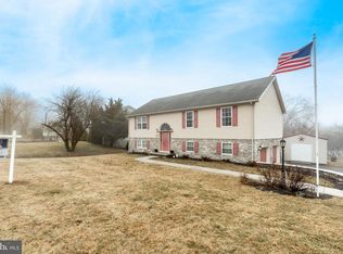 15379 Summit Farm Dr, Blue Ridge Summit, PA 17214