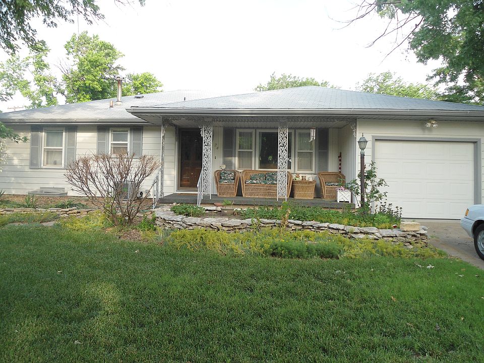 1924 Marc St., Salina